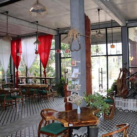 Ravorn Villa Boutique Battambang Exteriör bild