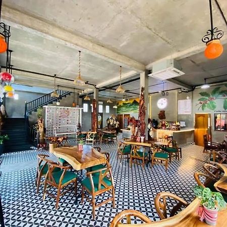 Ravorn Villa Boutique Battambang Exteriör bild