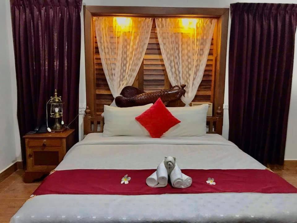 Ravorn Villa Boutique Battambang Exteriör bild