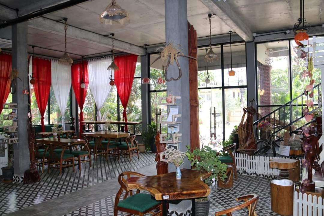 Ravorn Villa Boutique Battambang Exteriör bild