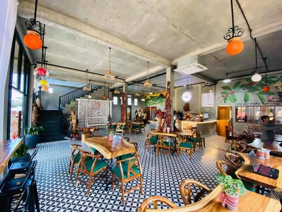 Ravorn Villa Boutique Battambang Exteriör bild