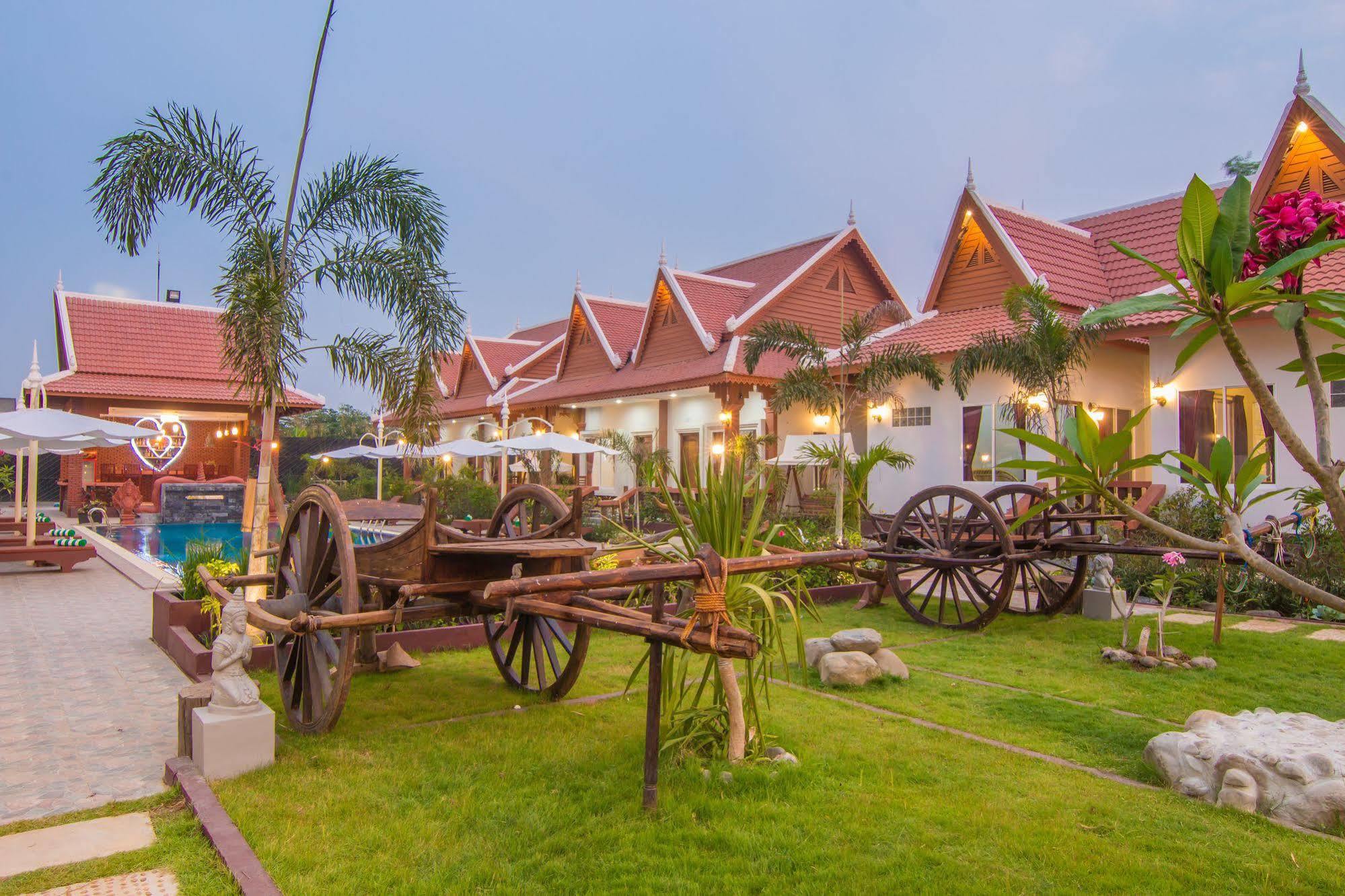 Ravorn Villa Boutique Battambang Exteriör bild