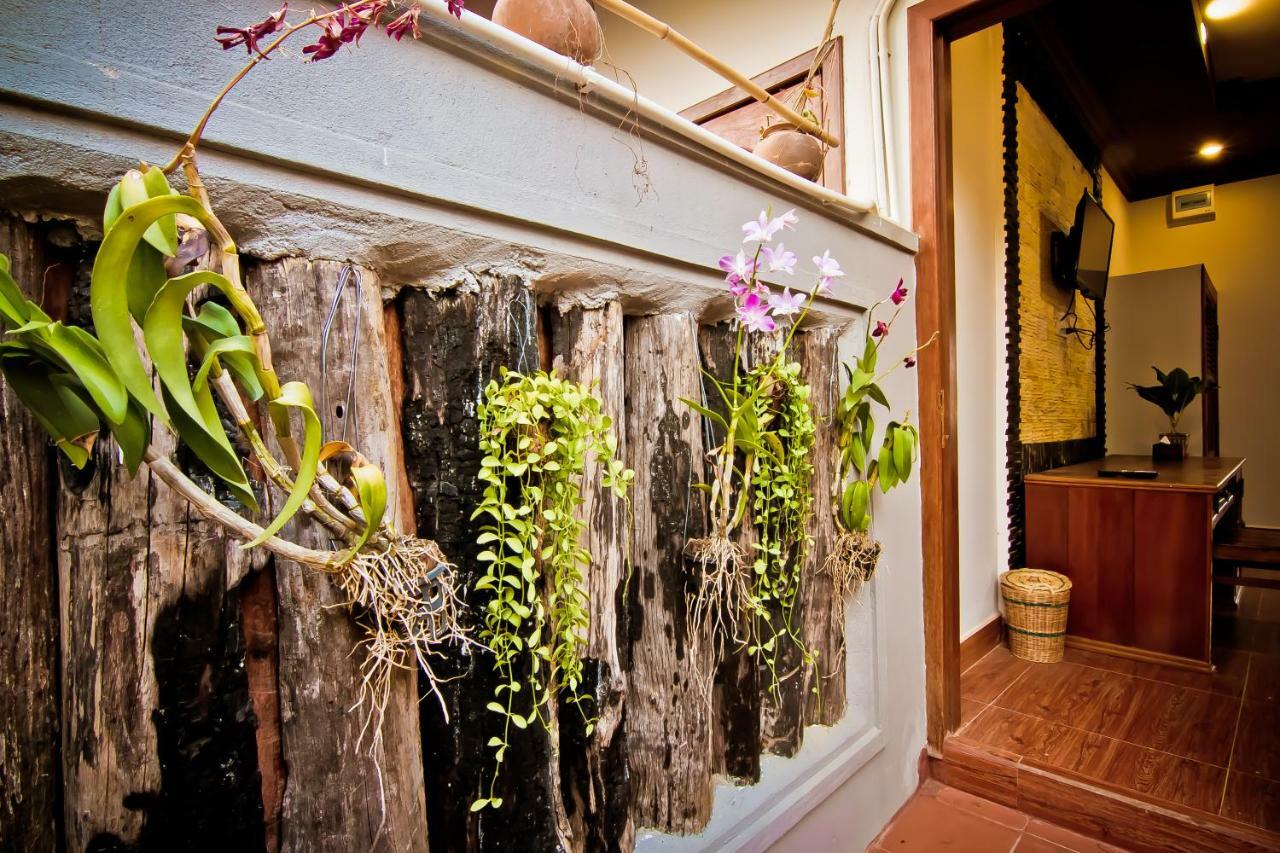 Ravorn Villa Boutique Battambang Exteriör bild